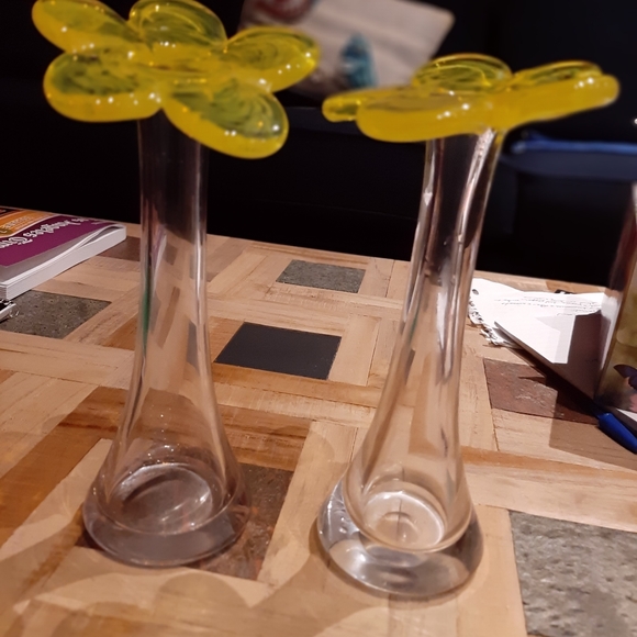 Happy flower vases - Picture 3 of 3